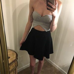 Cropped black and white shirt